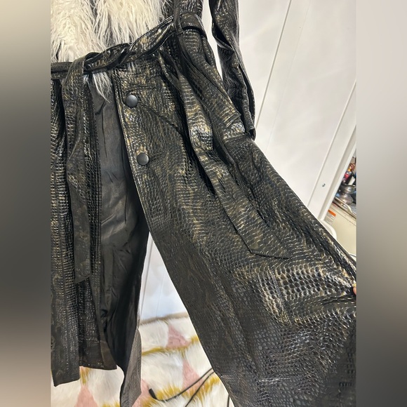 Free People Vegan Midnight Train Duster in black with a white faux fur collar - Picture 9 of 15